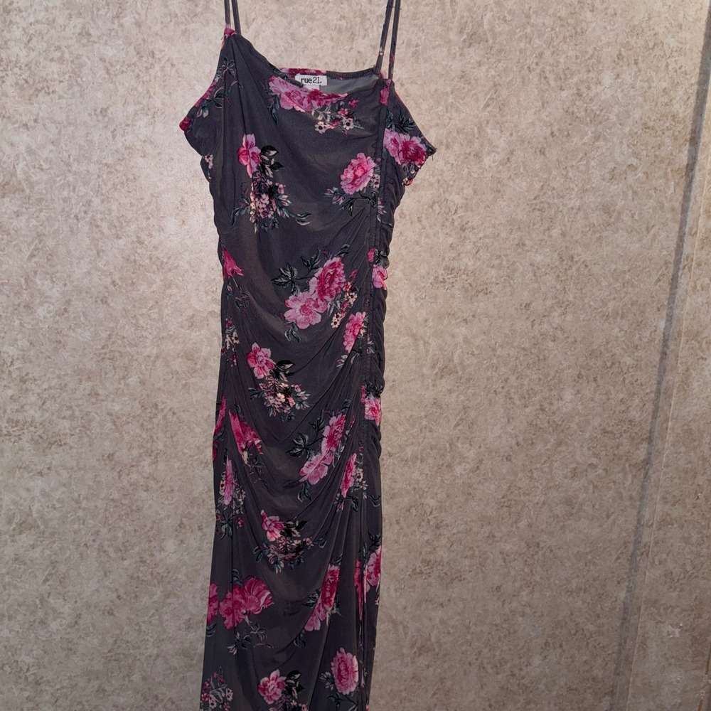 Rue21 Women Grey Pink Floral Mesh Ruched Midi Dress Large Sleeveless Bodycon